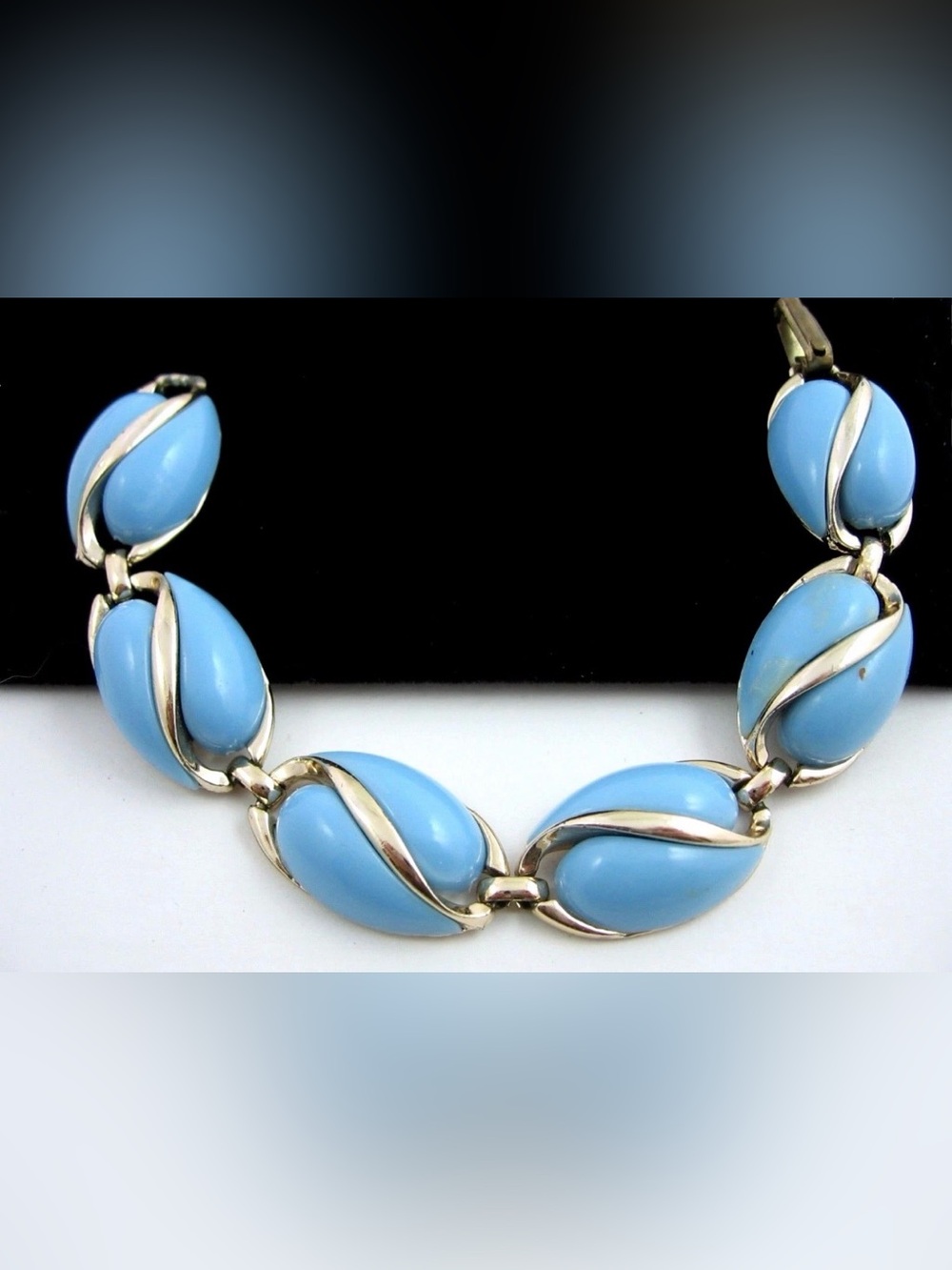 Light Blue Yin Yang TEARDROPS Link BRACELET Vintage Goldtone 7 1/4" Length Yang